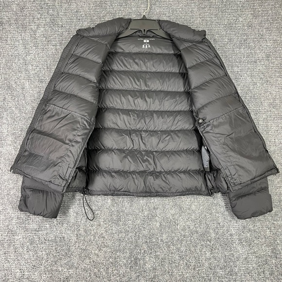 Uniqlo Ultra Light Down Jacket M Packable Lightweight Winter Puffer Essential - Picture 3 of 12